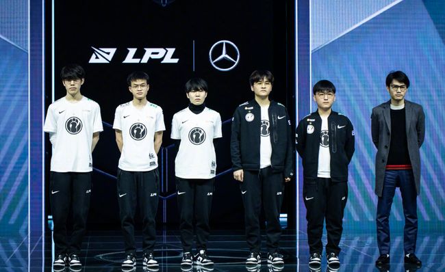 的激烈竞争 的激烈竞争